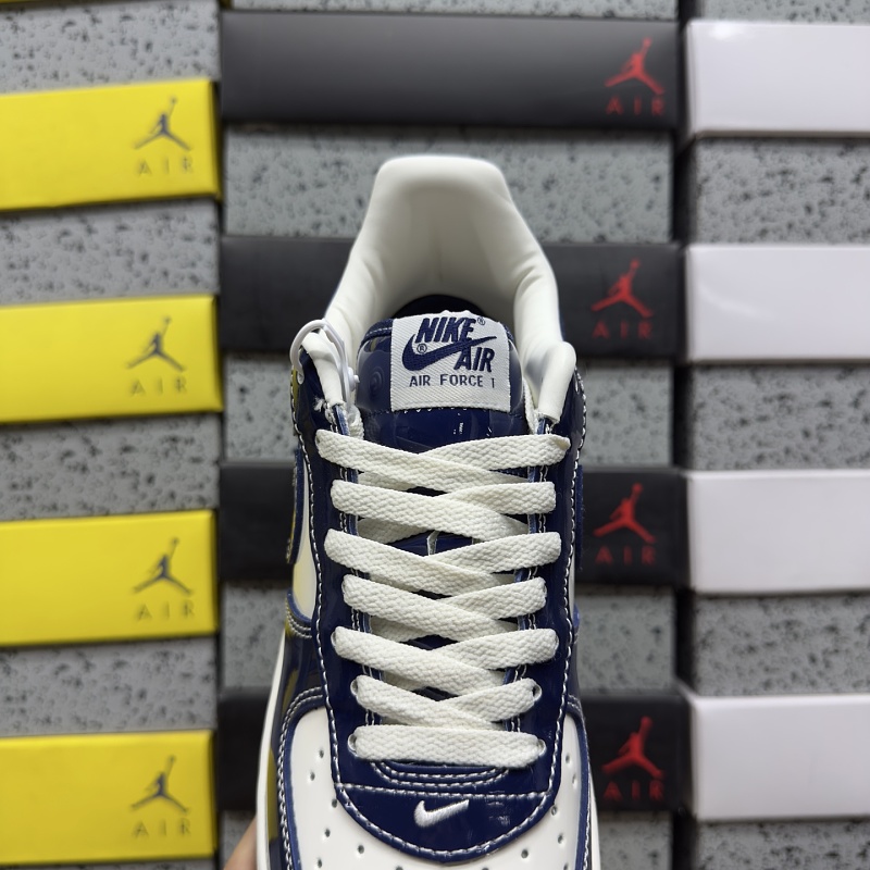Air Force1 · 4