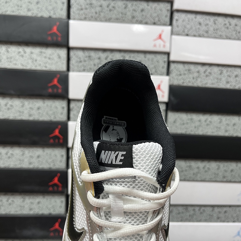 Nike Vomero 5