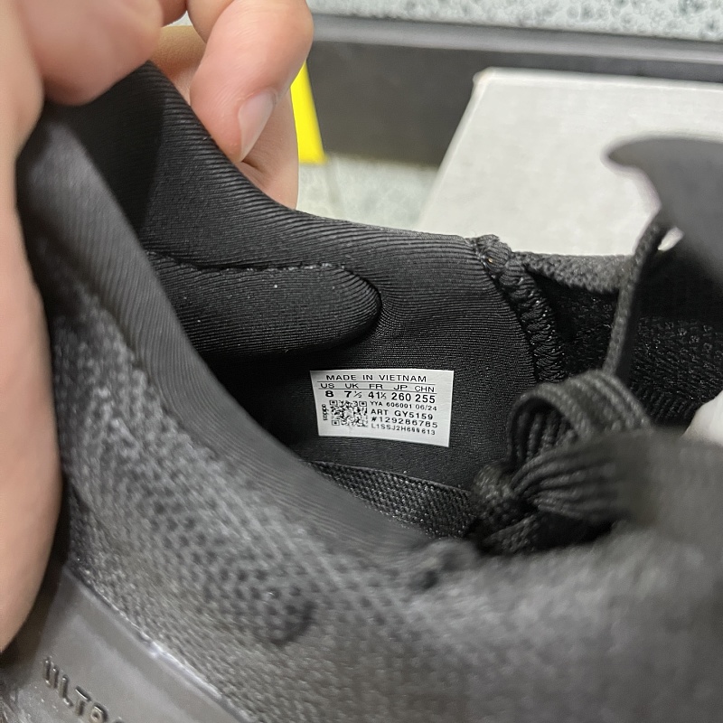 Ultraboost Light 2