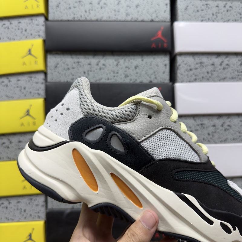 Yeezy 700 6