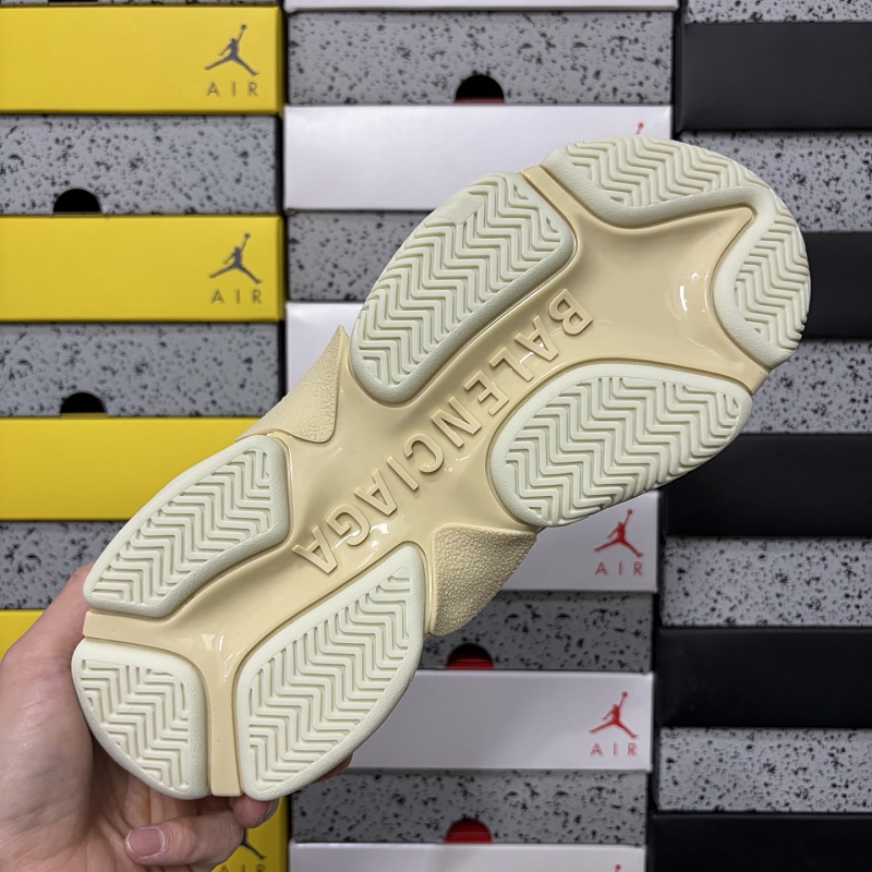 Triple S 9002 · 5
