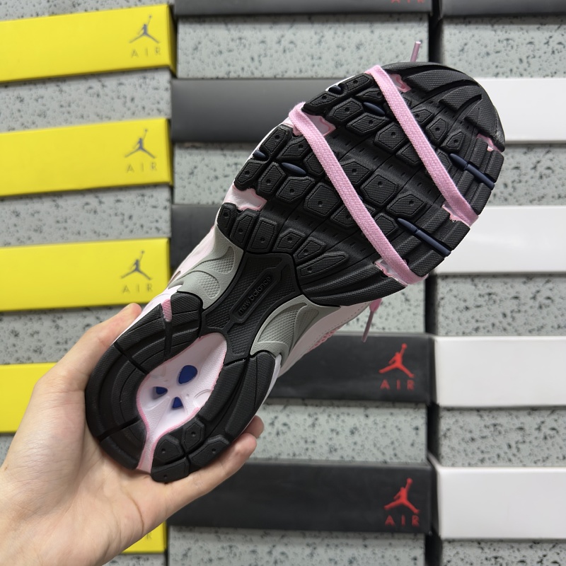 New Balance 530 · Pink Laces