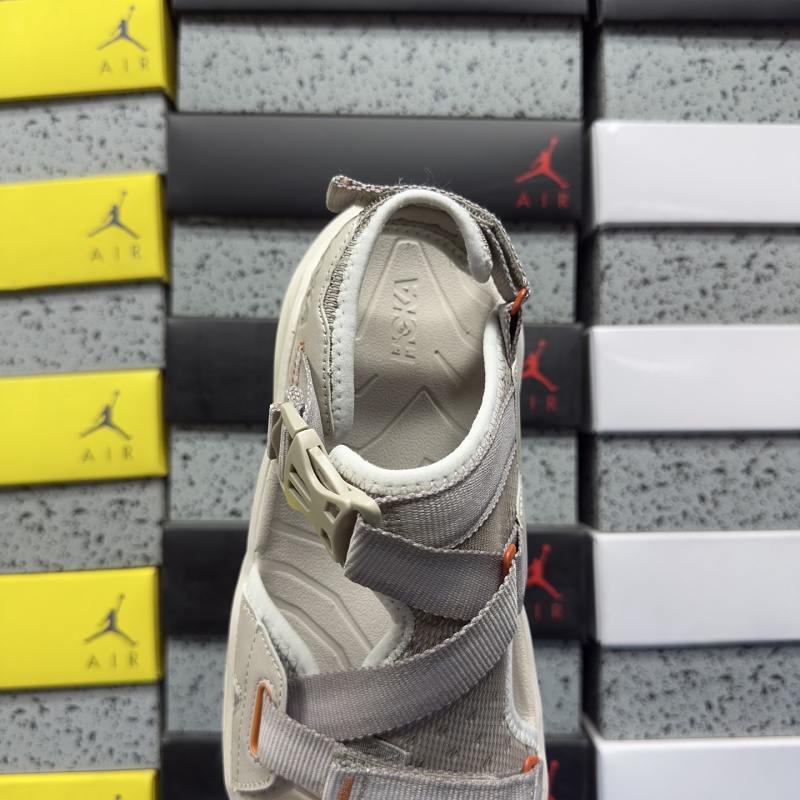 W Infini Hike Tc -pcc · 4