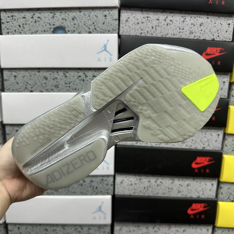 Adizero Adios 4M 2