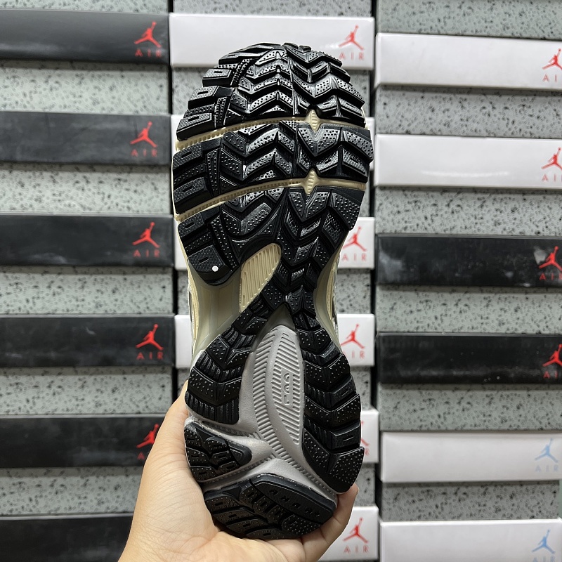 Gel-Kahana 8 1011B109-031 · 4