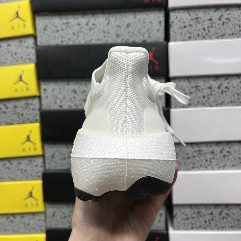 Ultraboost Light 3