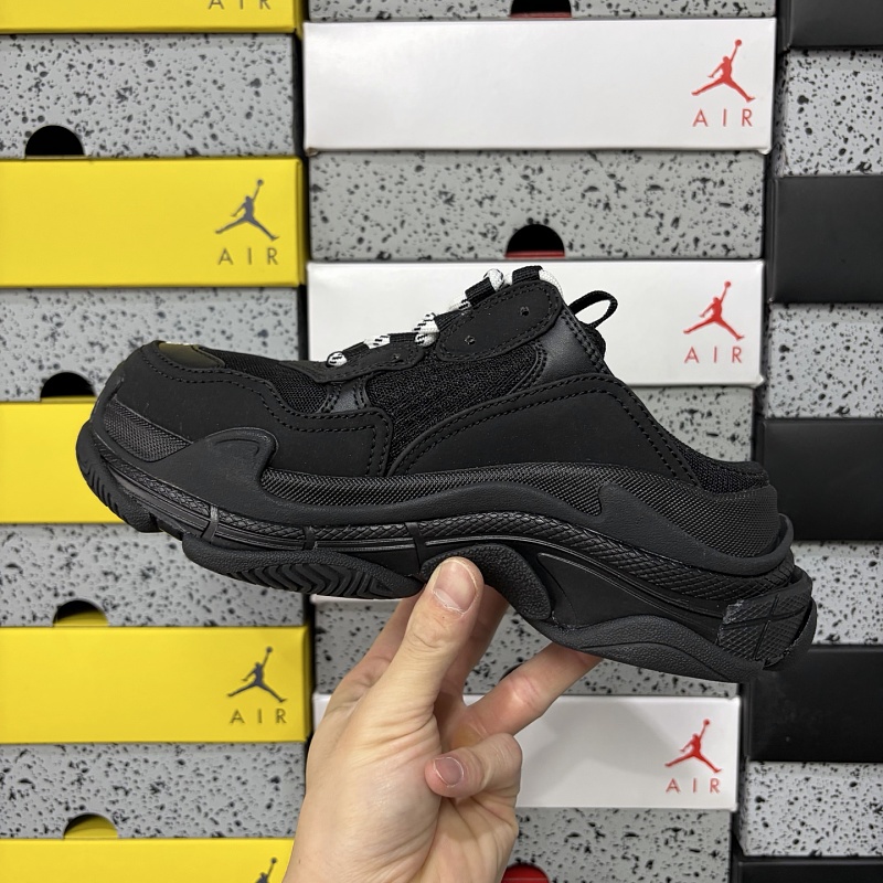 Triple S 1000 · 4
