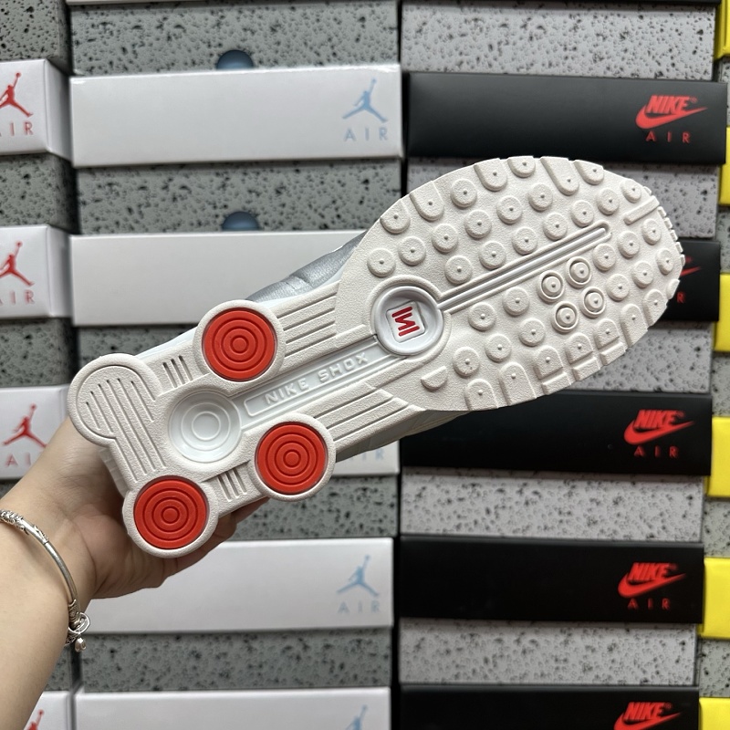 Shox R4 · 2