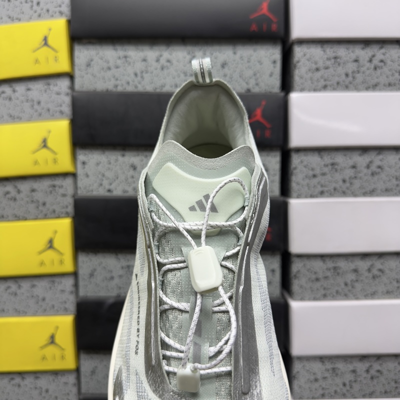 Holo Peak · 4