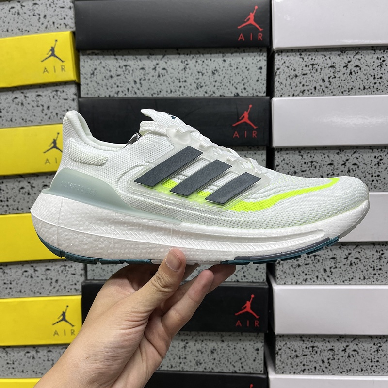 Ultraboost Light 10