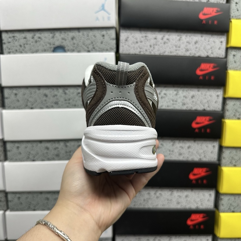 New Balance 530 Sneakers · 3