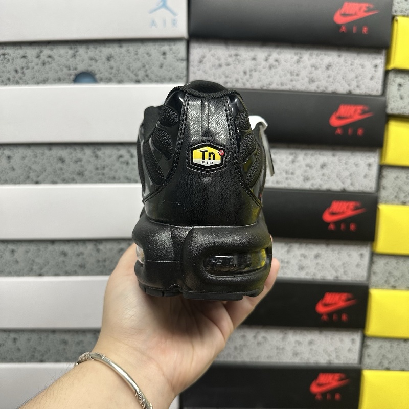 Air Max Plus 3