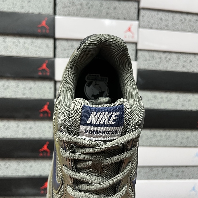 Nike Vomero 5