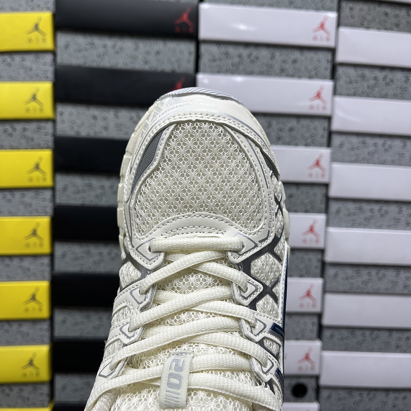 Asics Sneakers · 6