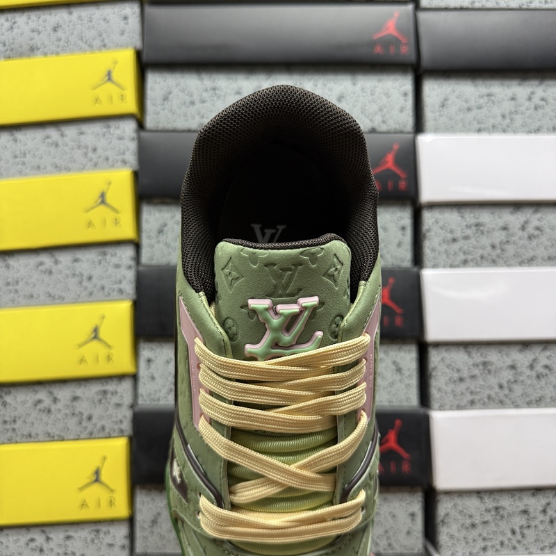 Trainer Green · 4