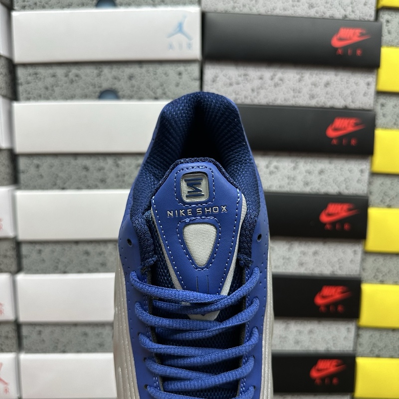 Shox R4 · 4