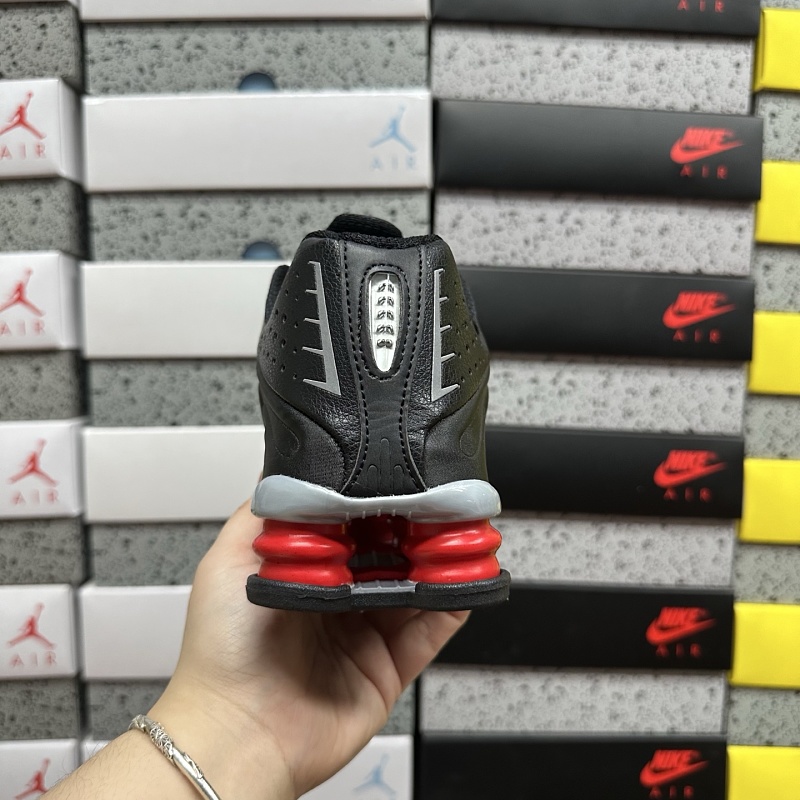 Shox R4 · 3
