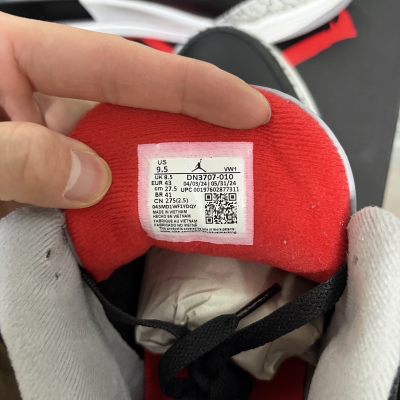 Jordan 3 Sneakers