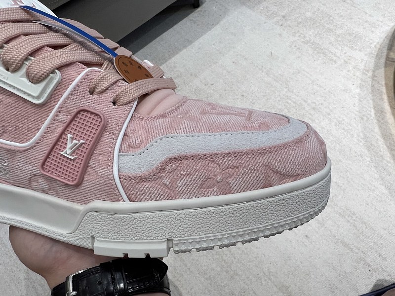 1V Trainer 33 · 4