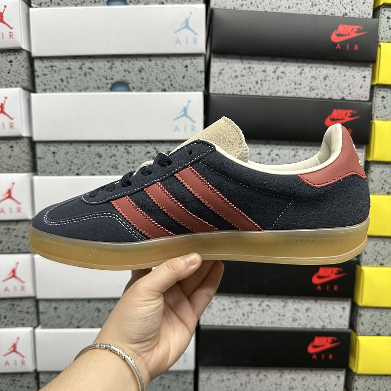 Gazelle Indoor 8