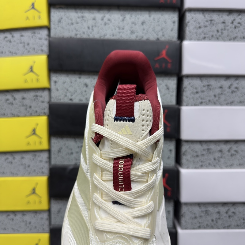Adizero Ubersonic 5 M 4