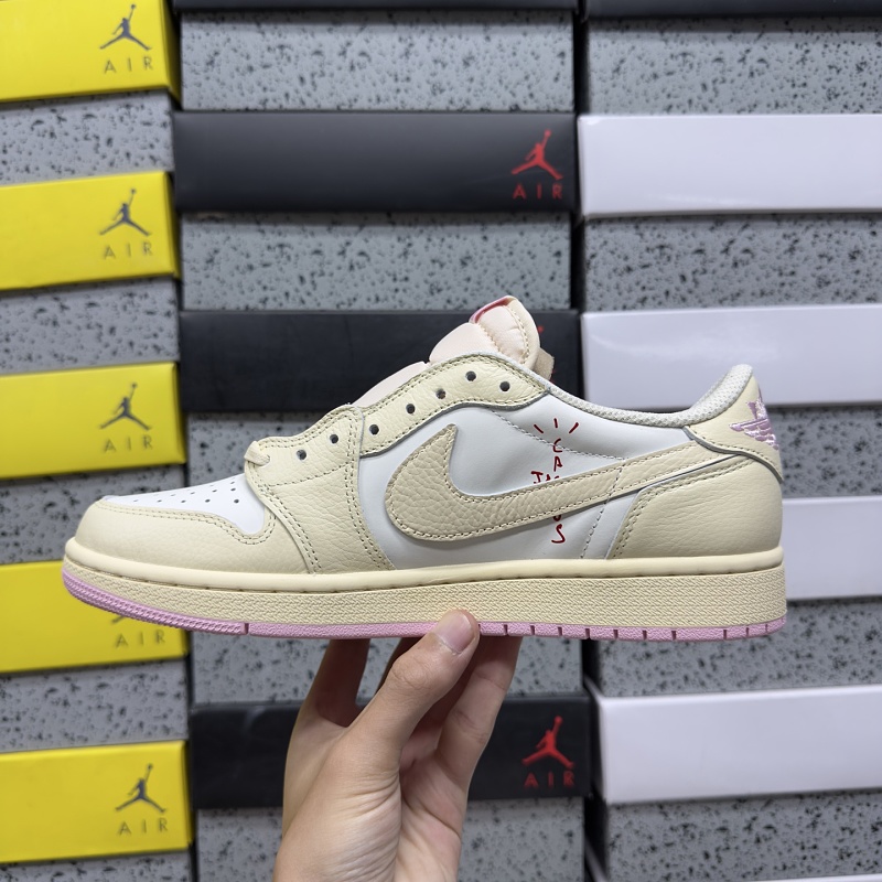 Travis Scott Reverse Swoosh Sneakers · 4