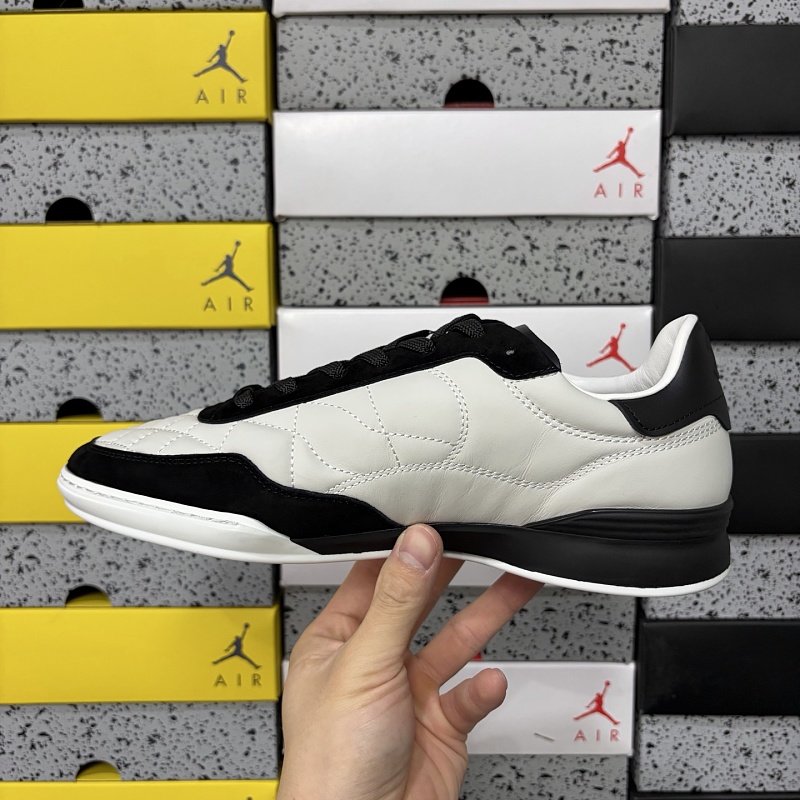 Chanel 26S Sneakers 2