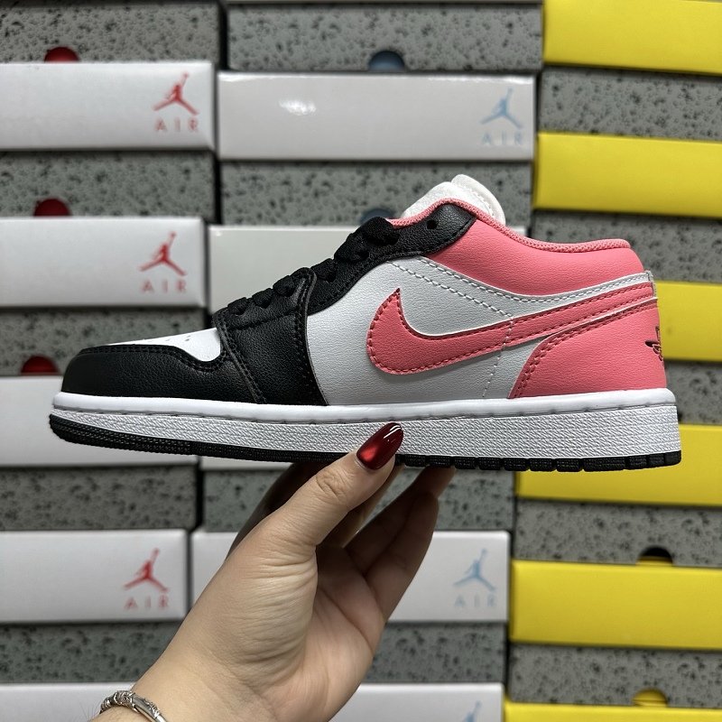 Jordan 1 Travis Scott 8