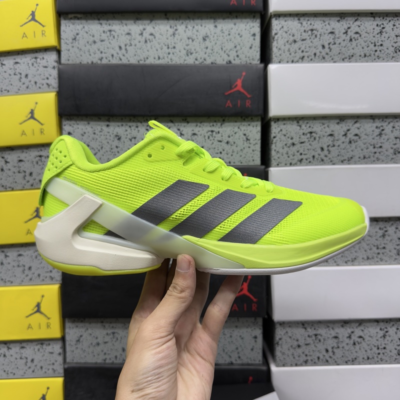 Adizero Ubersonic 5 M 8