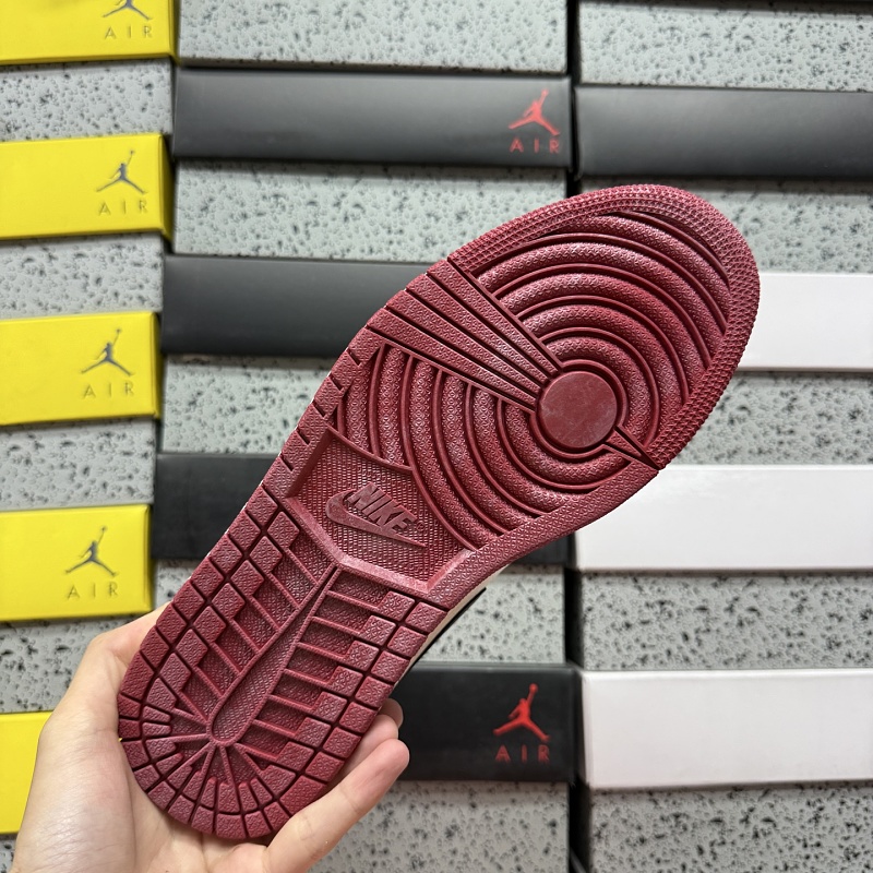 Jordan 1 Sneakers