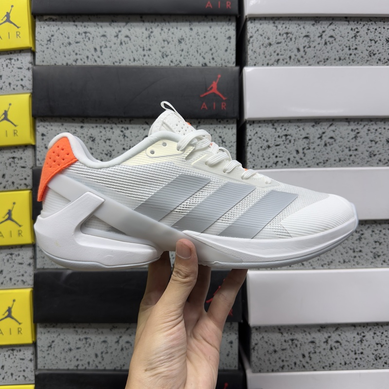 Adizero Ubersonic 5 M 8