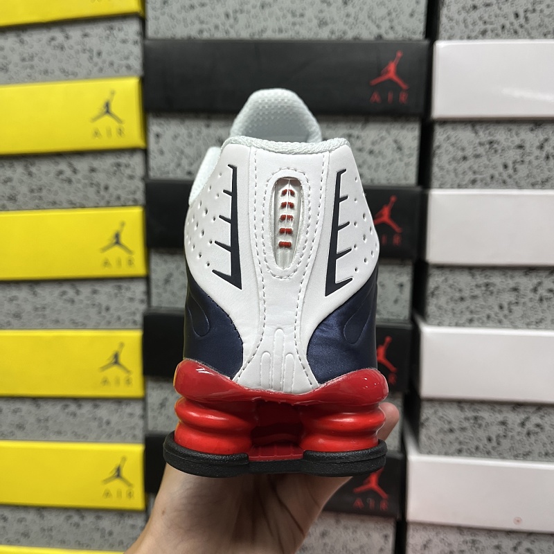 Shox R4 · 3