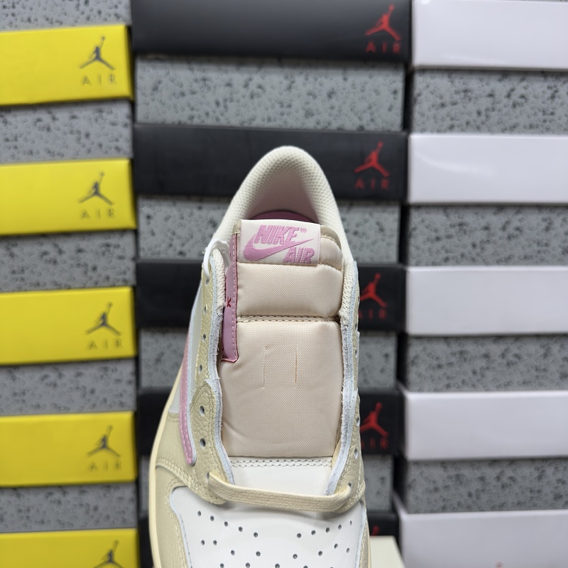 Travis Scott Reverse Swoosh Sneakers · 5