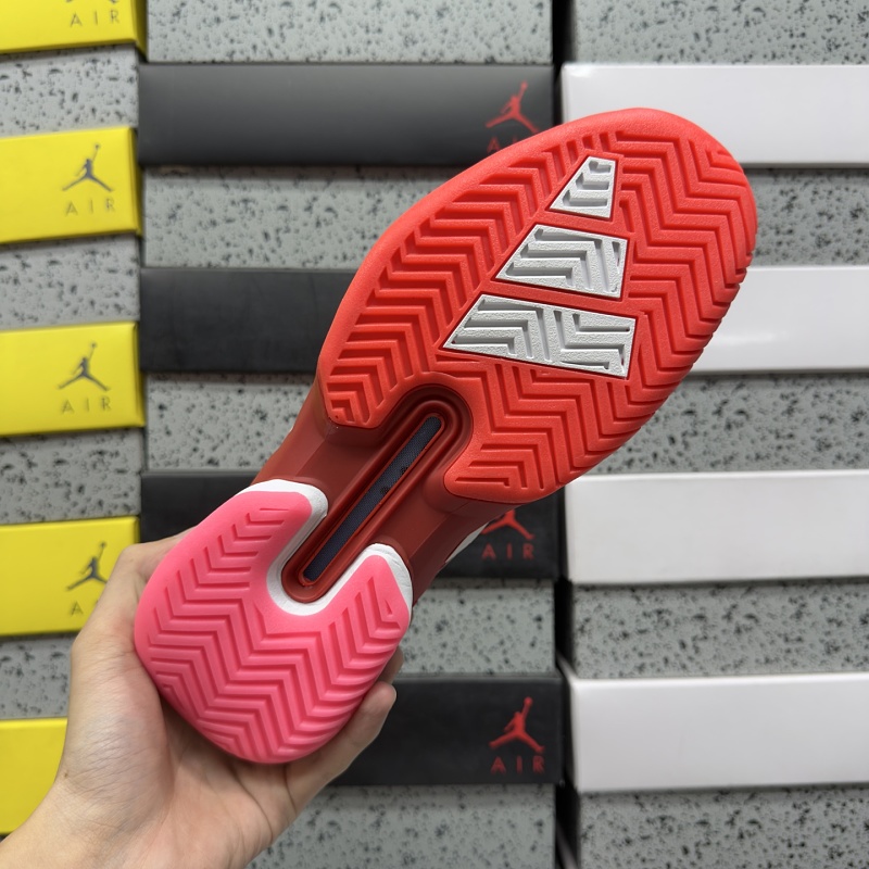 Adizero Ubersonic 5 M