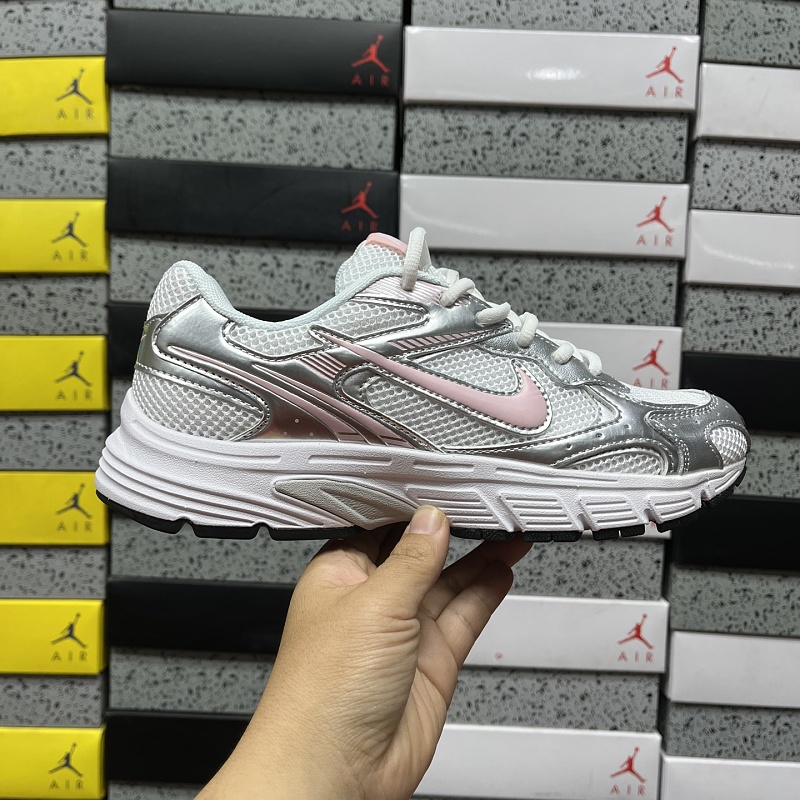 Nike Vomero 10