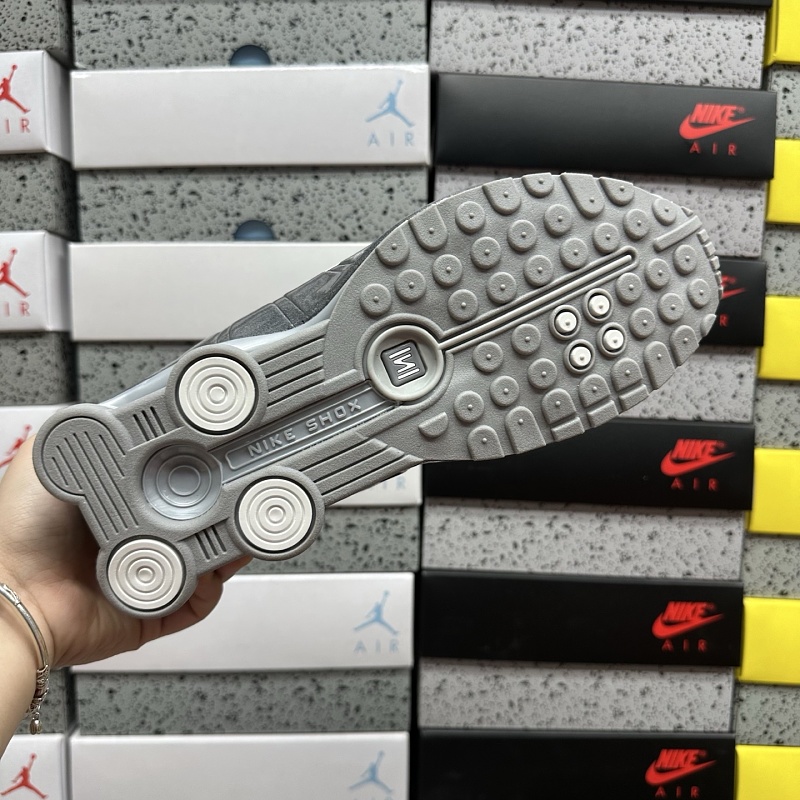 Shox R4 1B7703-100 · 2