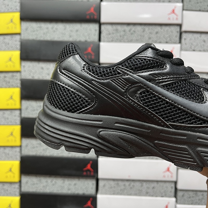 Nike Vomero 7