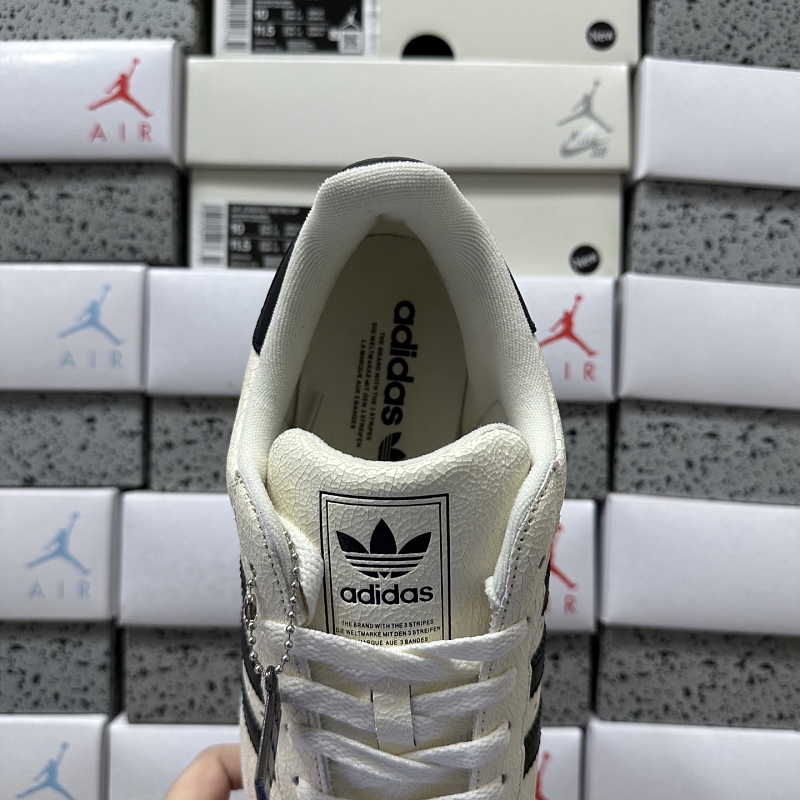 Superstar 4