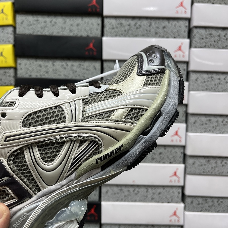 Runner7.5 9012 · 4
