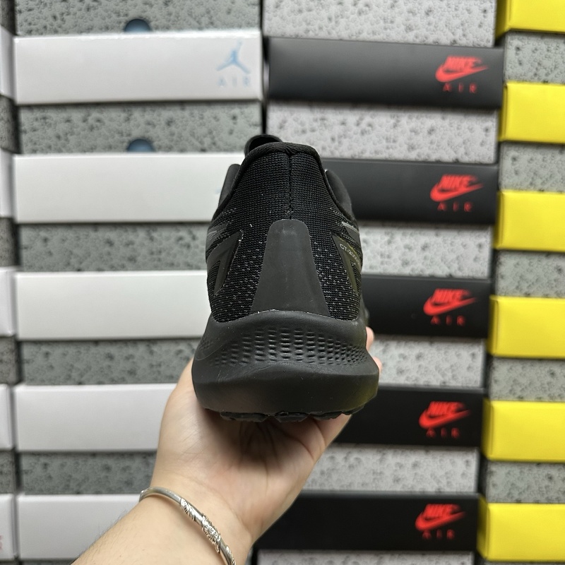 Asics GT-2000 12 Sneakers · 3