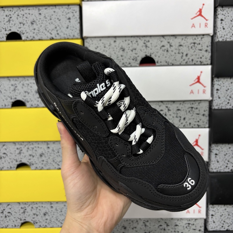 Triple S 1000 · 3