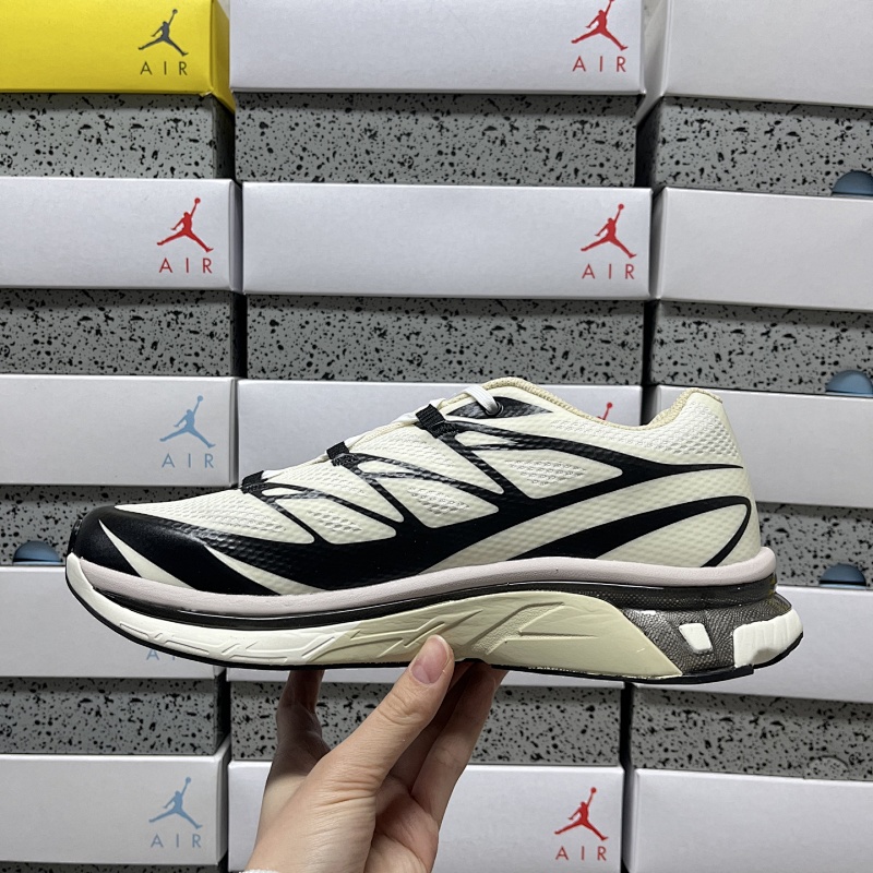 Salomon XT-6 Sneakers Khaki