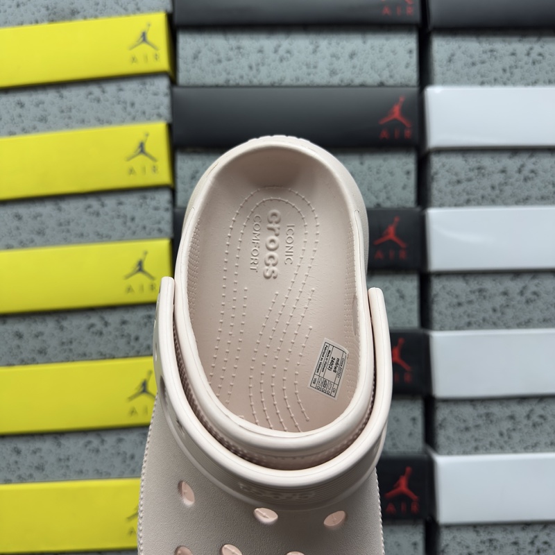 Crocs M3-m7 · 4