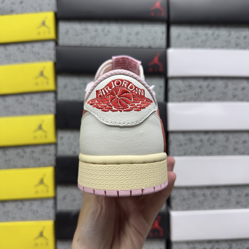 Travis Scott Reverse Swoosh Sneakers · 3