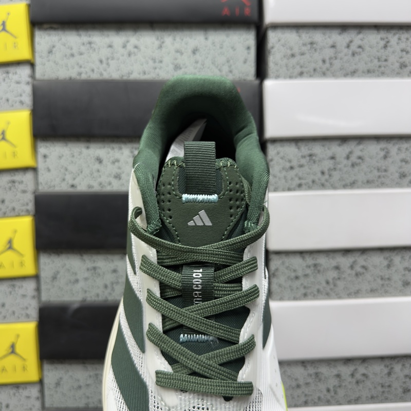 Adizero Ubersonic 5 M 4