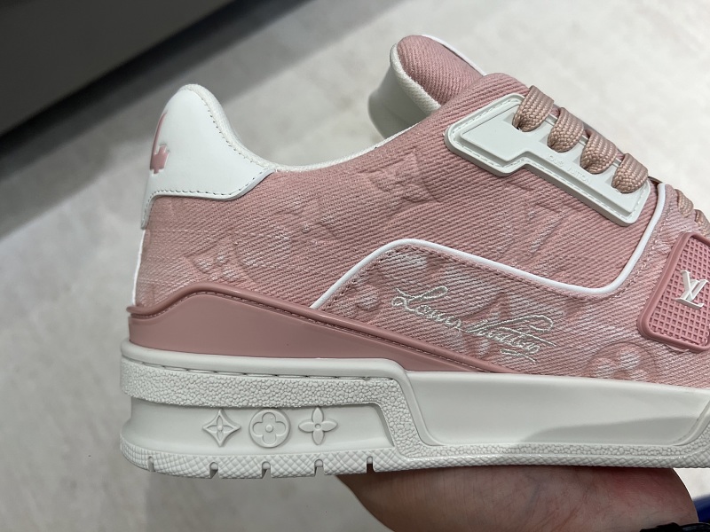 1V Trainer 33 · 5