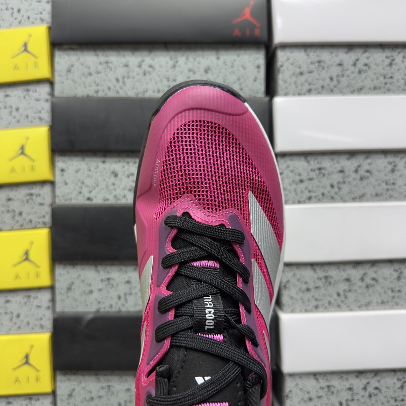 Adizero Ubersonic 5 M 5