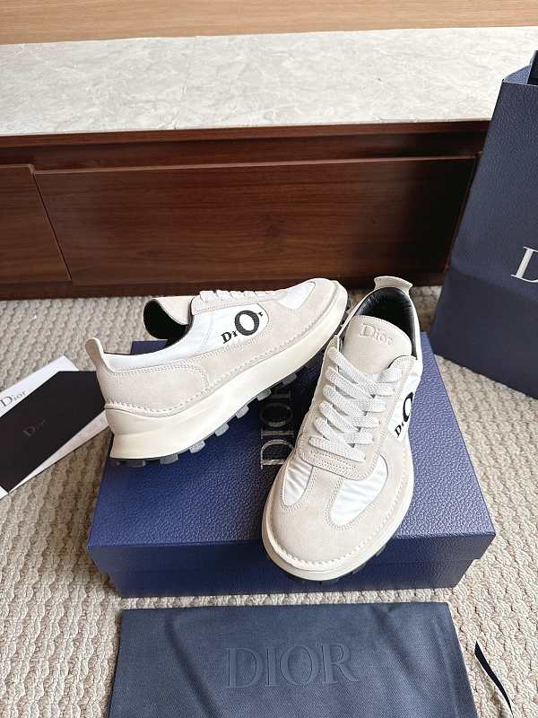 Casual Squash Sneaker
