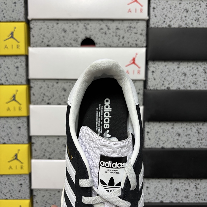 Gazell Ebold · 5