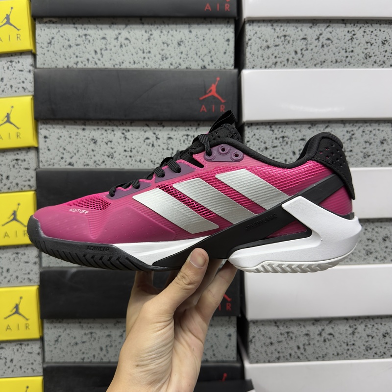 Adizero Ubersonic 5 M